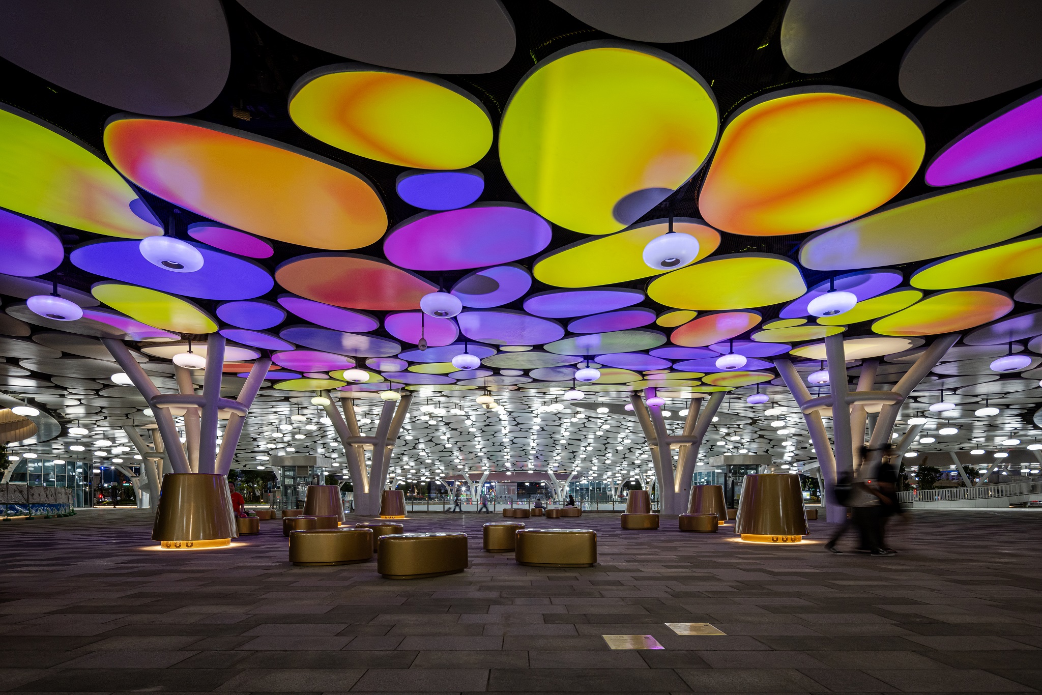 춡�Ⱦɫ�ʡ���Ʒ�У���(chu��ng)�����g�f(xi��)��ˇ�g�Fꠌ�����܇վ����2700Ƭ�X�u녶�Ⱦ���_��ɫ�ʣ����O���O������Ӱܛ�w���ӵ��F(xi��n)���{У���_���⾀�ʴ_����녶���棬չ�F(xi��n)�Ӵ��c�⾳